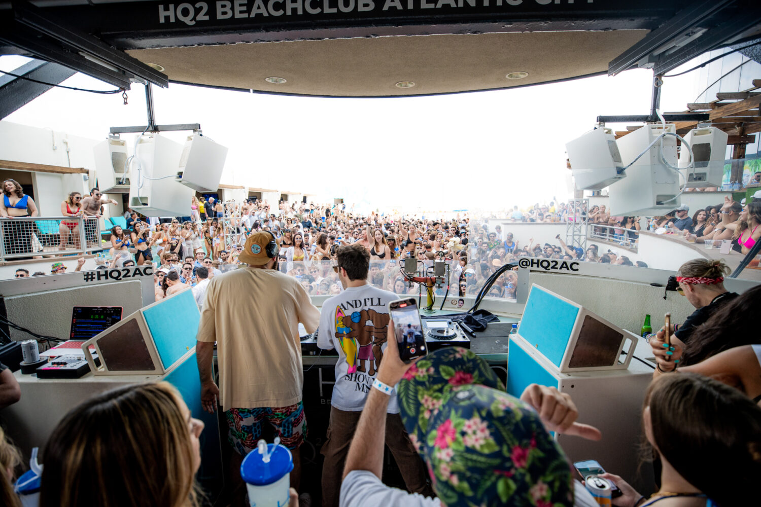 DJ Booth HQ2 Beachclub